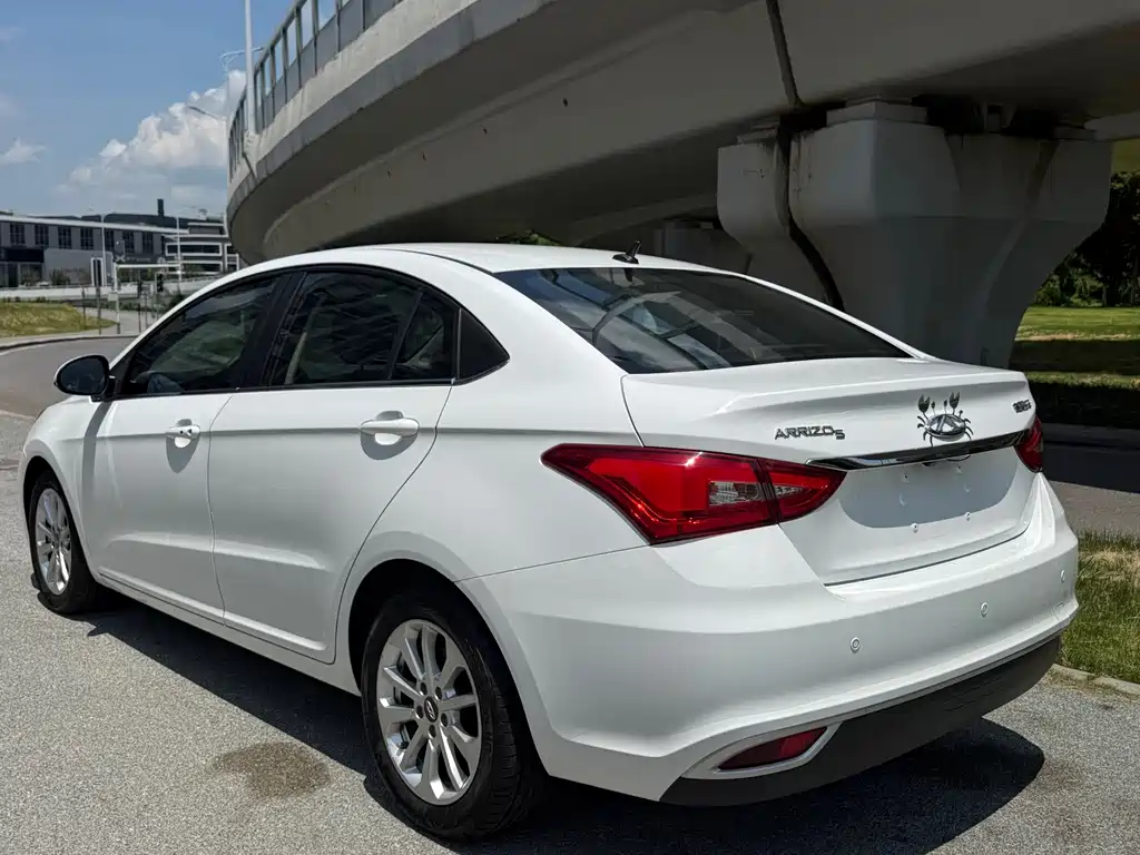Chery Arrizo 5