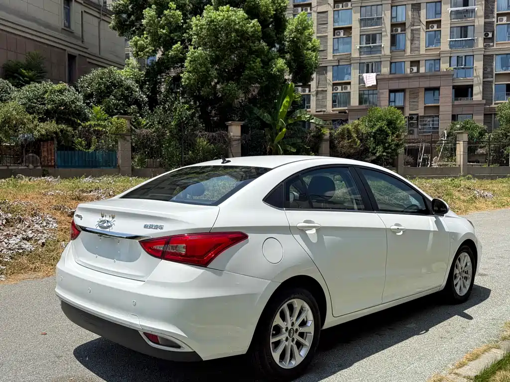 Chery Arrizo 5