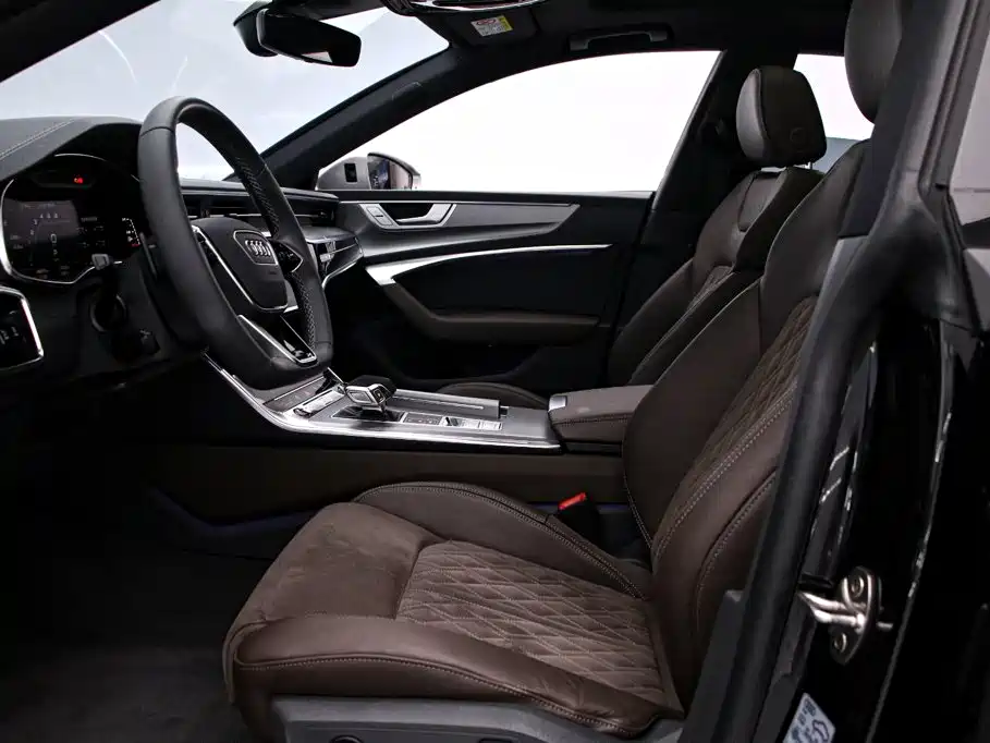 Audi A7L