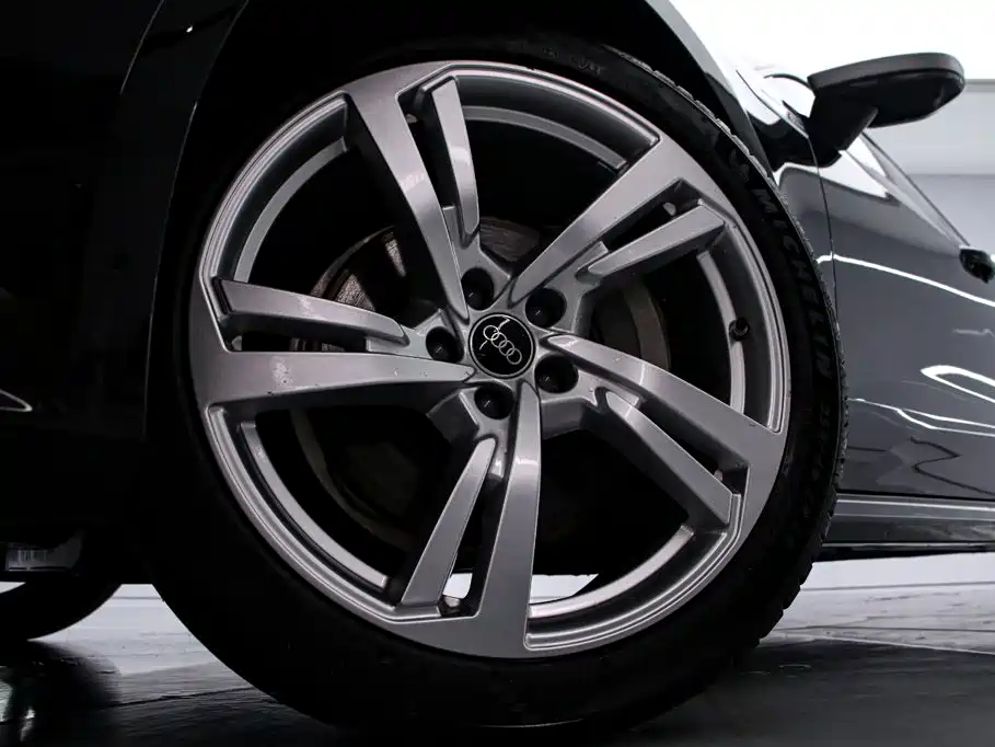 Audi A7L