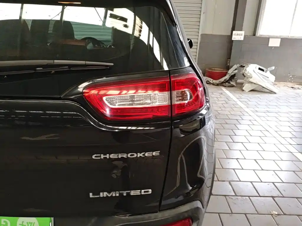 Jeep Cherokee