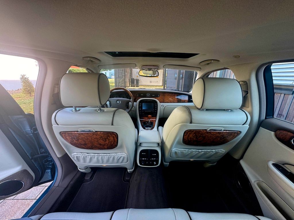Jaguar XJ8