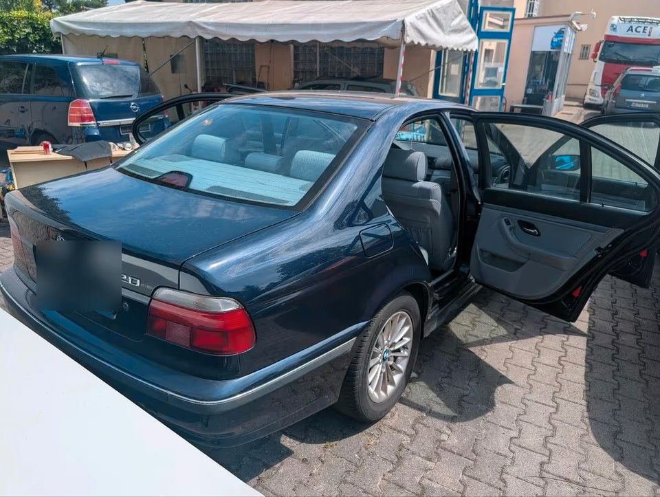 BMW 520