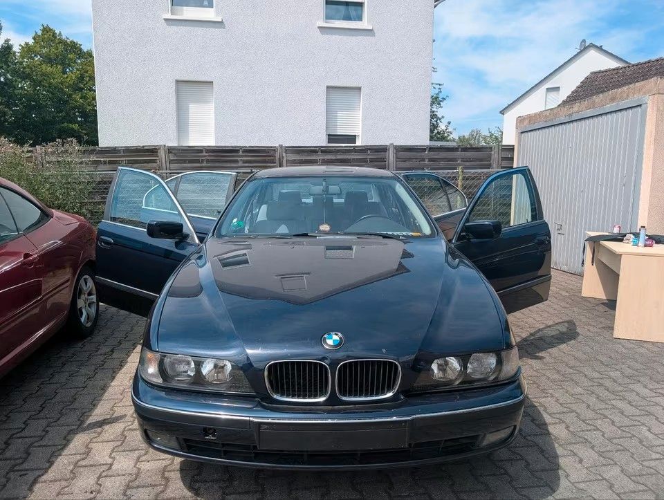 BMW 520