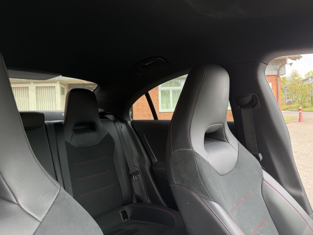 Mercedes-Benz CLA 180