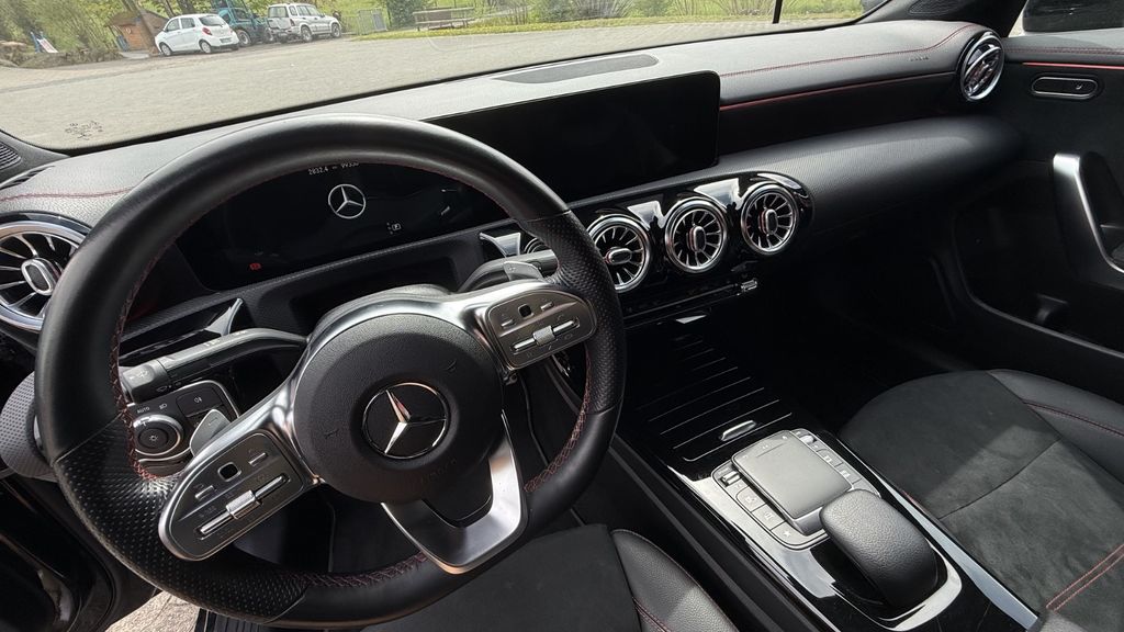 Mercedes-Benz CLA 180