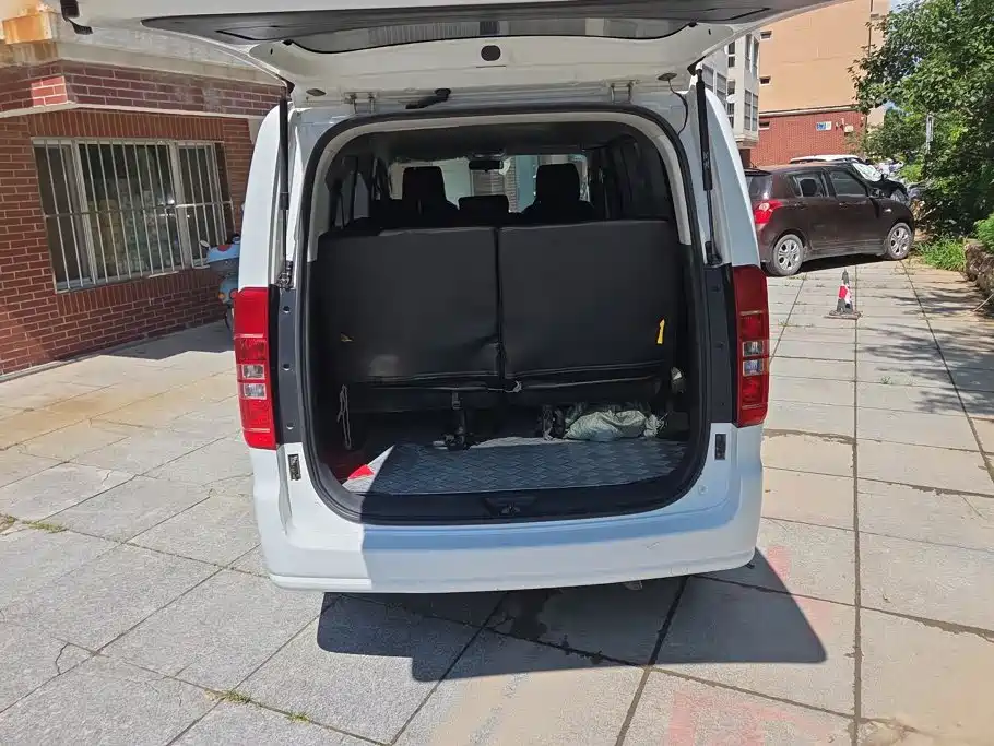 JAC Refine Refine M3