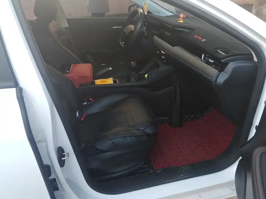 Roewe i5
