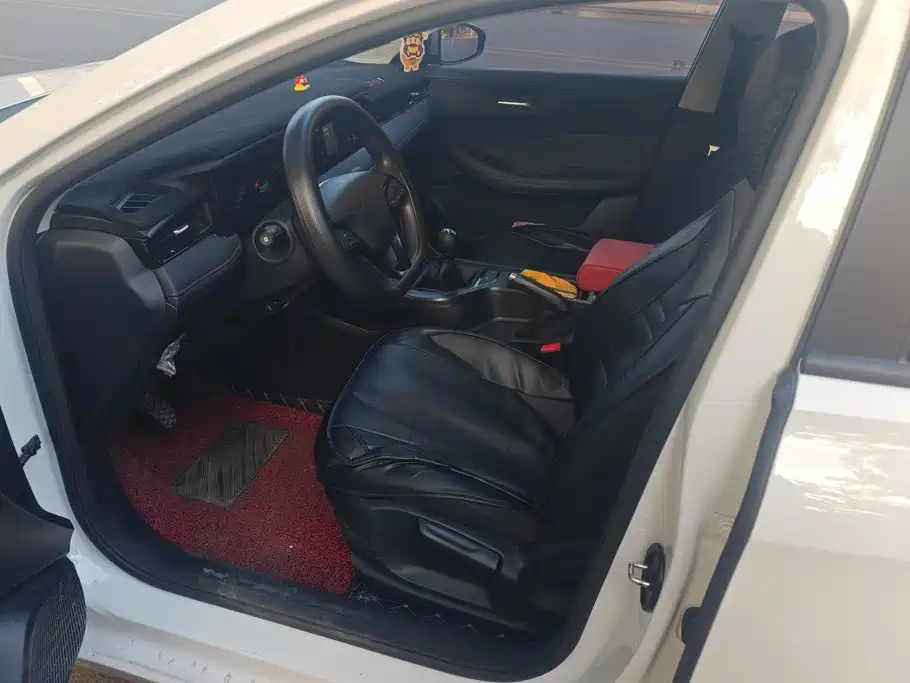 Roewe i5