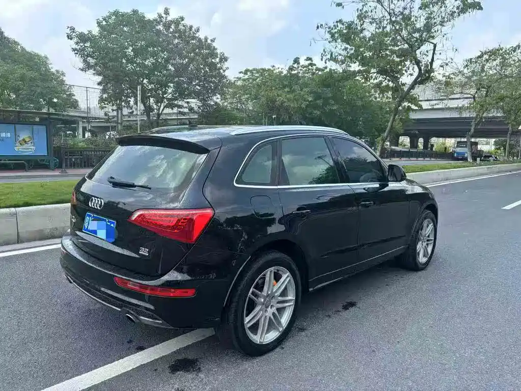 Audi Q5 (Import)