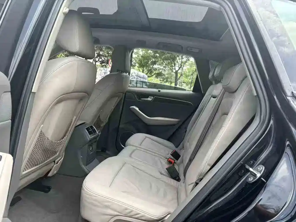 Audi Q5 (Import)