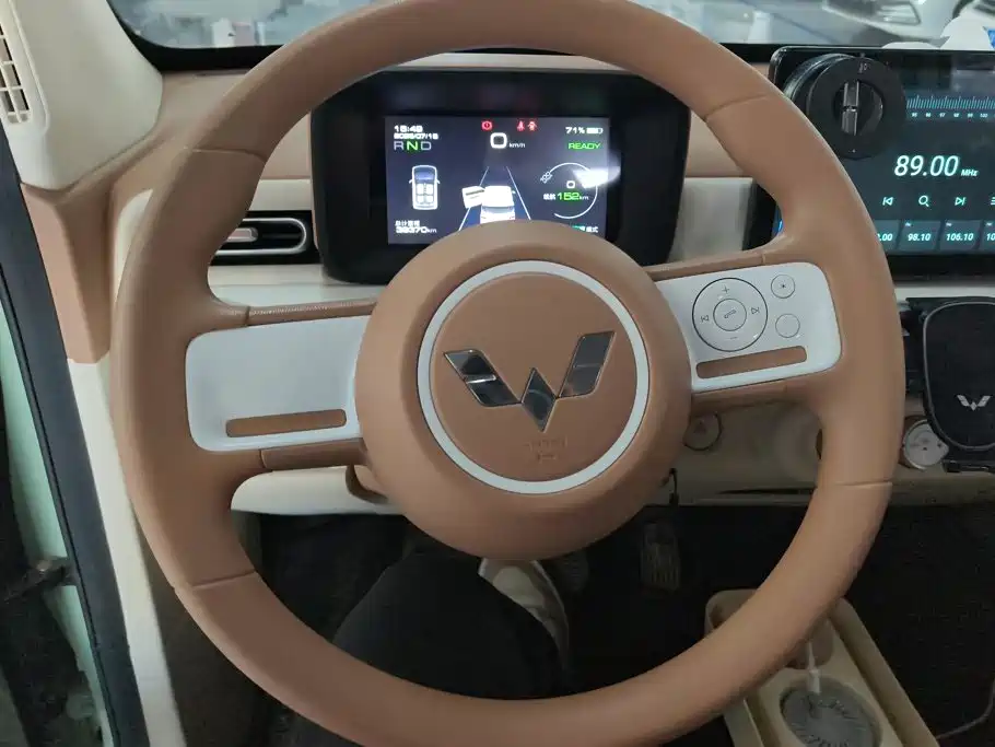 Wuling MINIEV