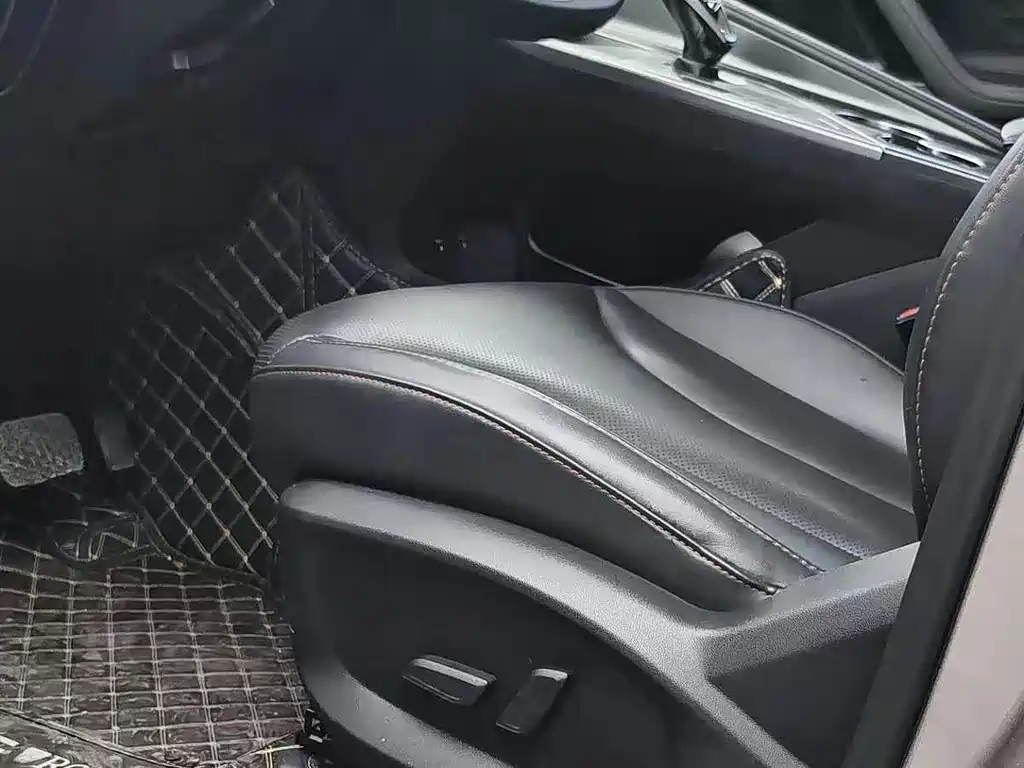 Roewe RX5