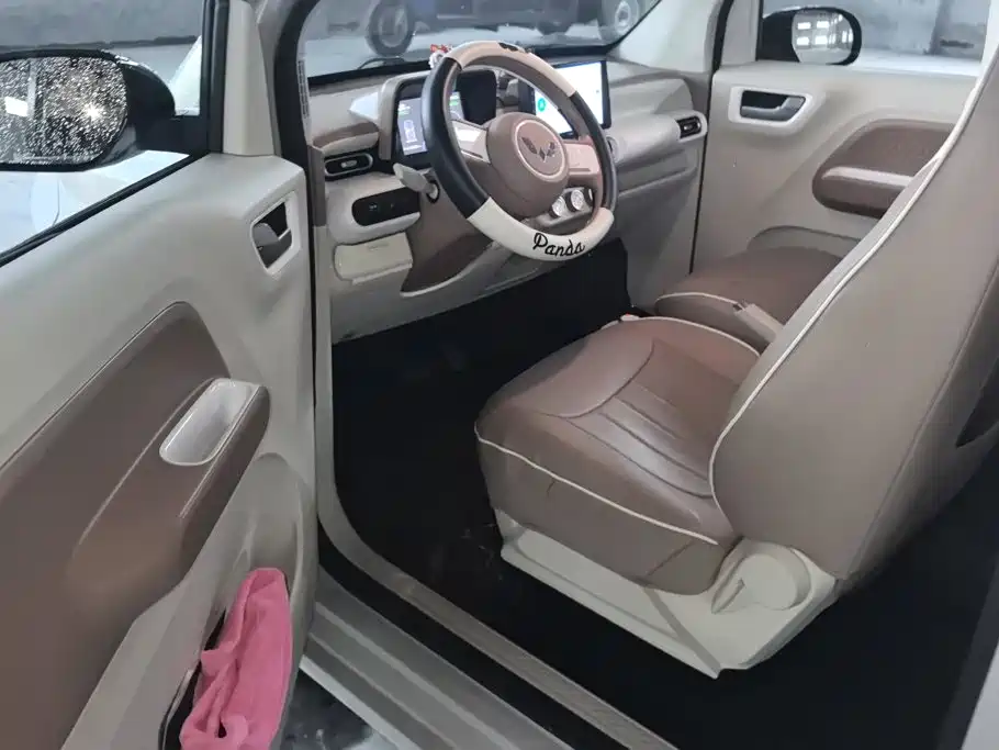 Wuling MINIEV