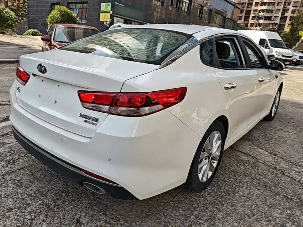 Kia K5