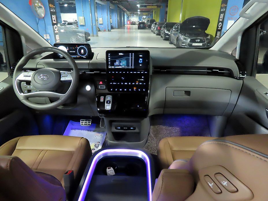 Hyundai Staria