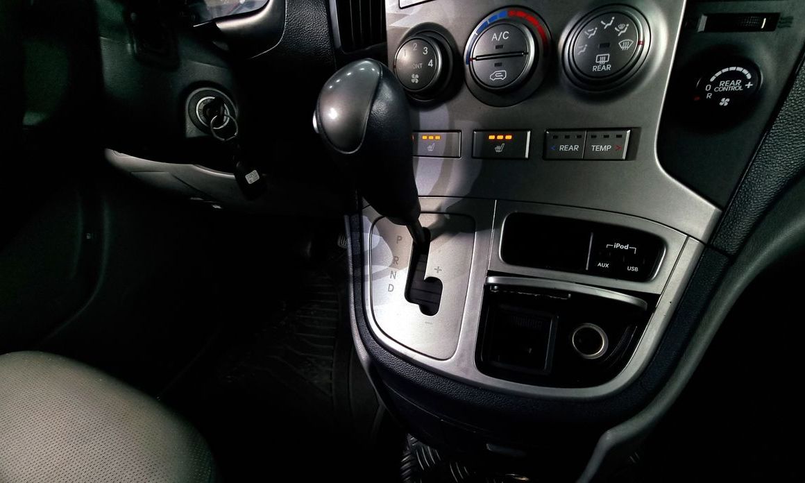 Hyundai Starex