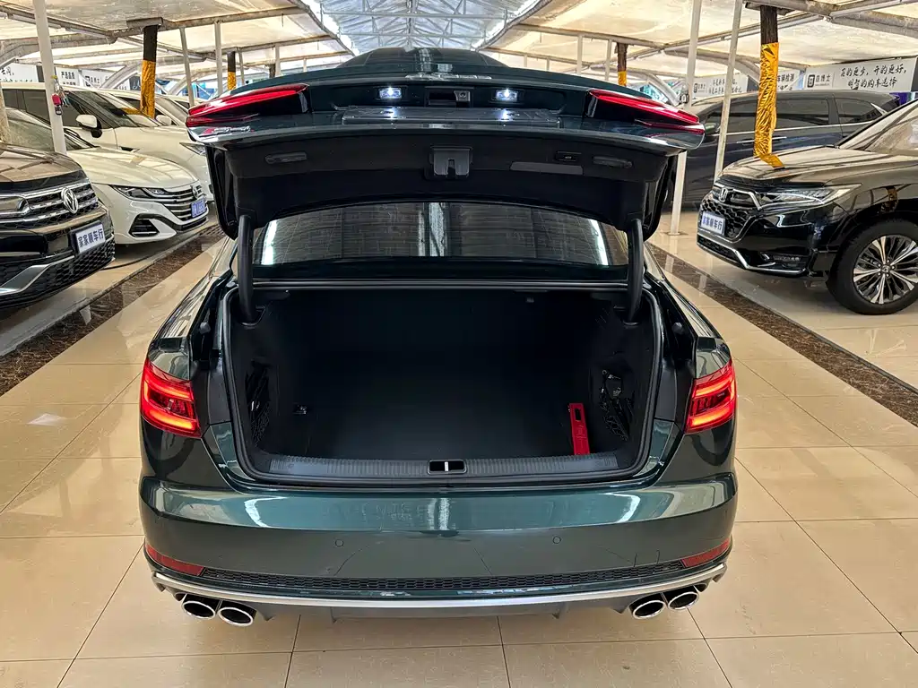 Audi S4