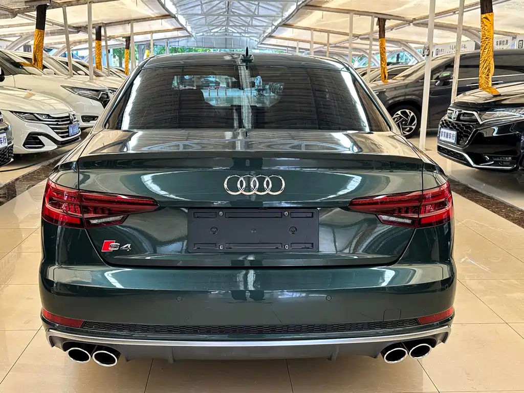 Audi S4
