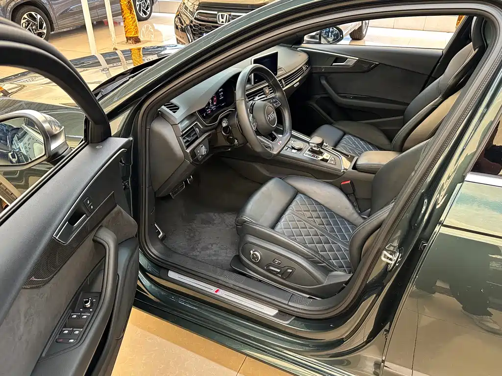 Audi S4