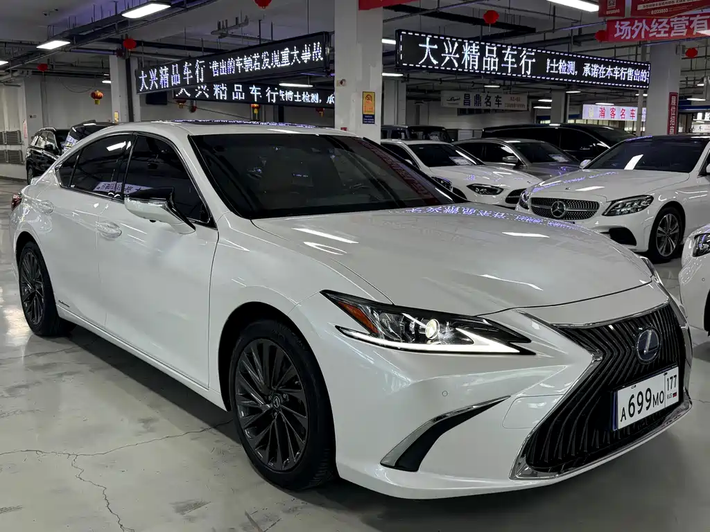 Lexus ES