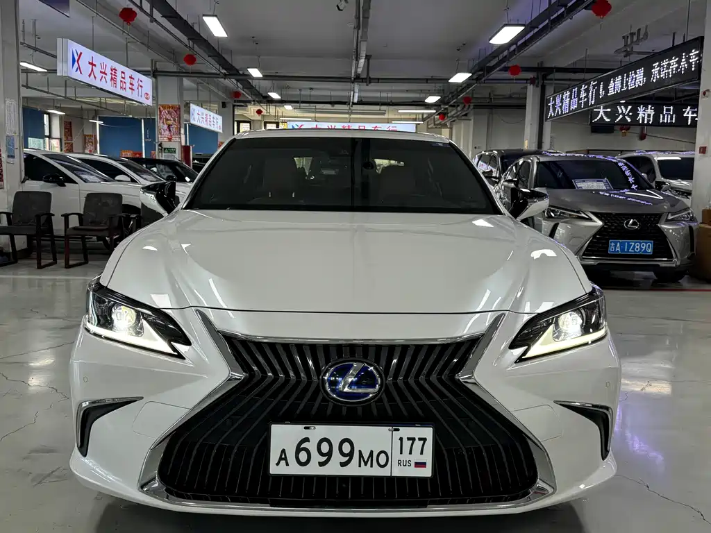 Lexus ES