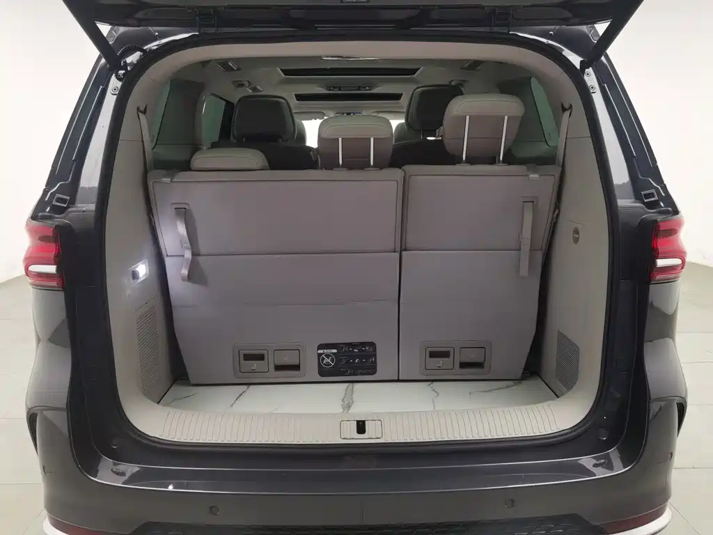 Roewe iMAX8 New Energy