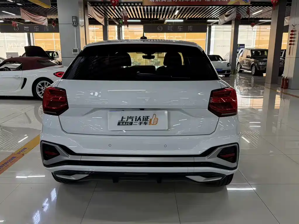 Audi Q2L