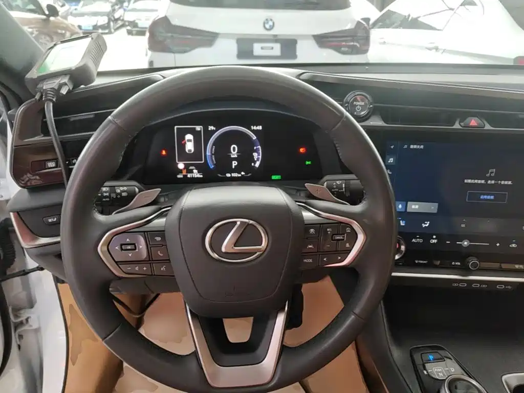 Lexus RZ