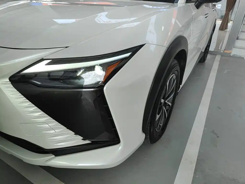 Lexus RZ