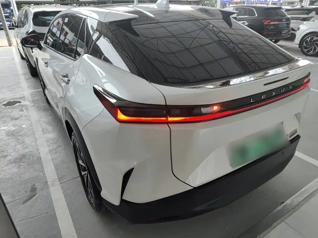 Lexus RZ