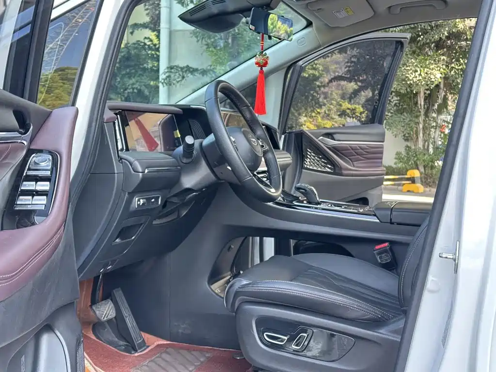GAC Motor Trumpchi M8