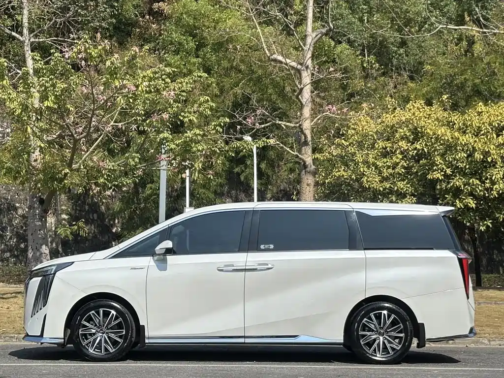 GAC Motor Trumpchi M8