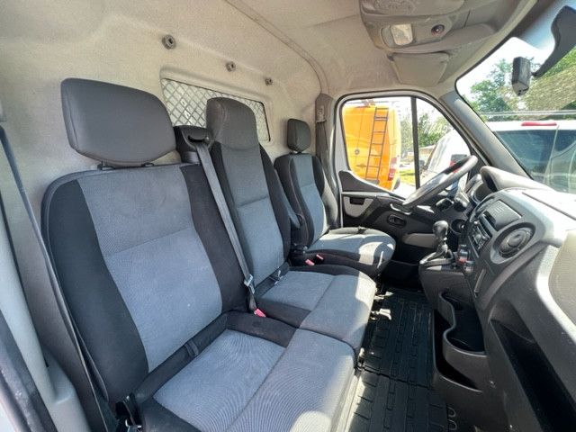 Nissan NV400