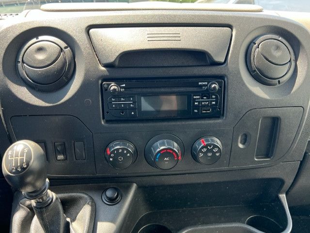 Nissan NV400