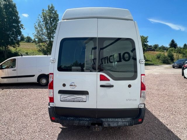 Nissan NV400