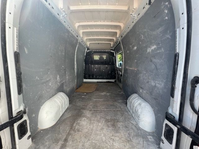 Nissan NV400