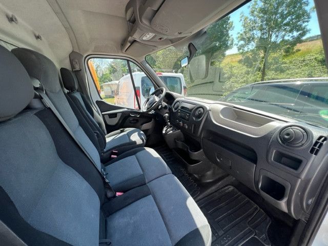 Nissan NV400