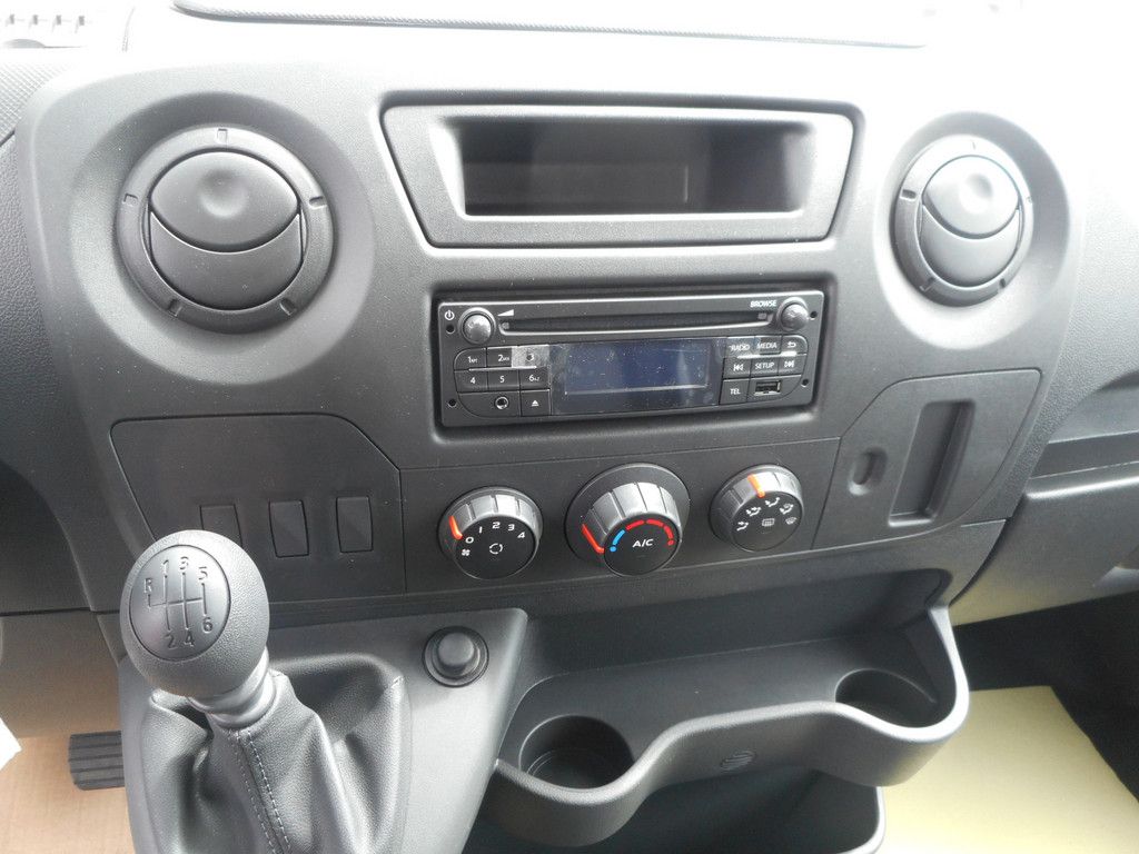 Nissan NV400