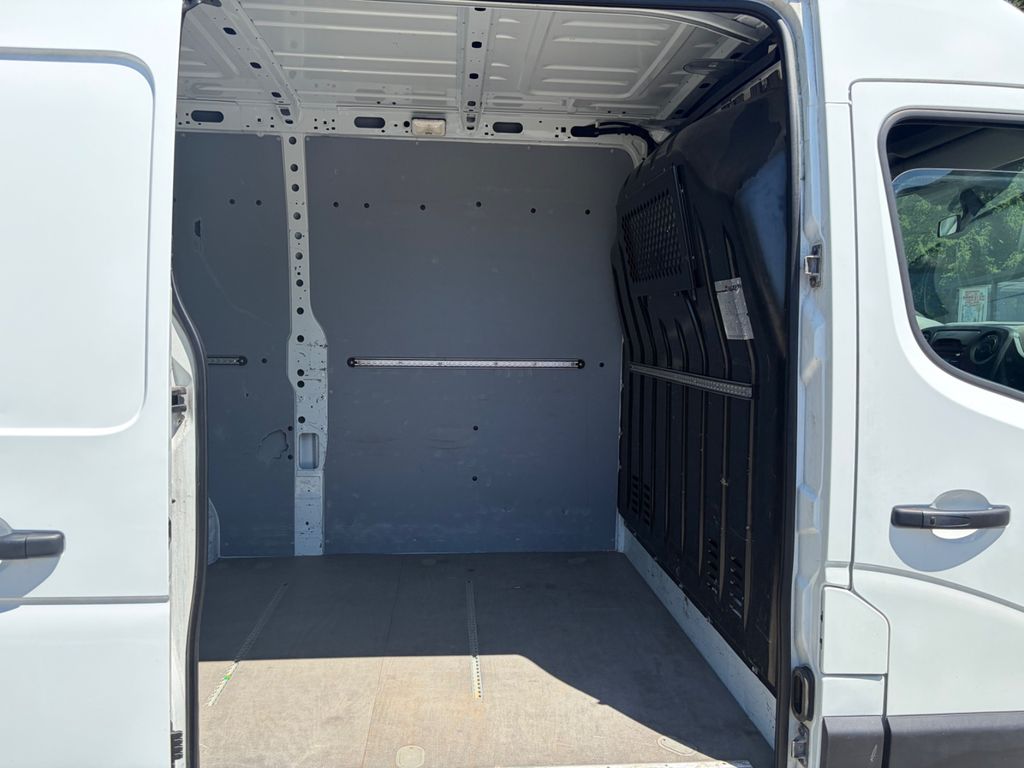 Nissan NV400