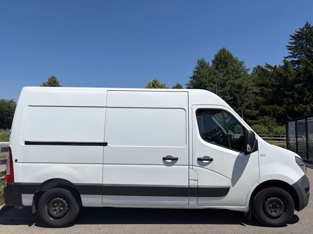 Nissan NV400