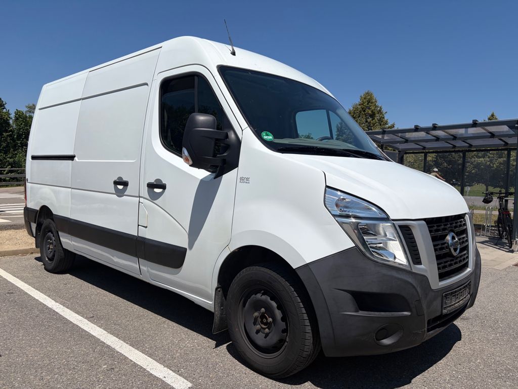 Nissan NV400