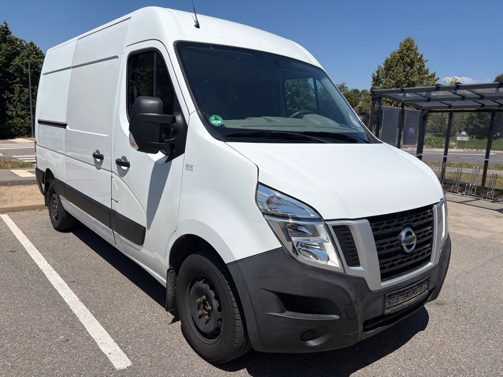 Nissan NV400
