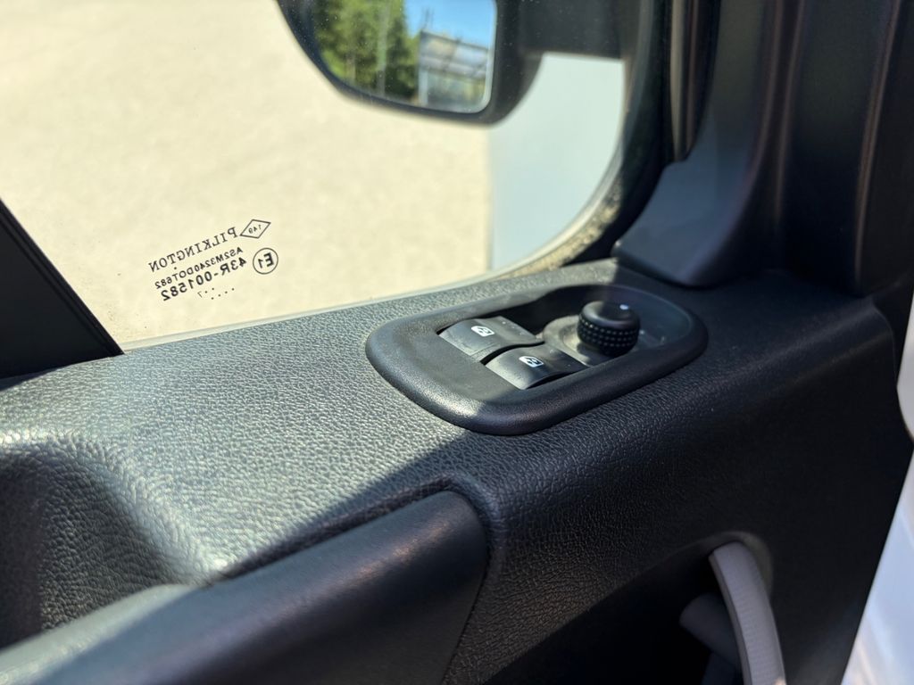 Nissan NV400