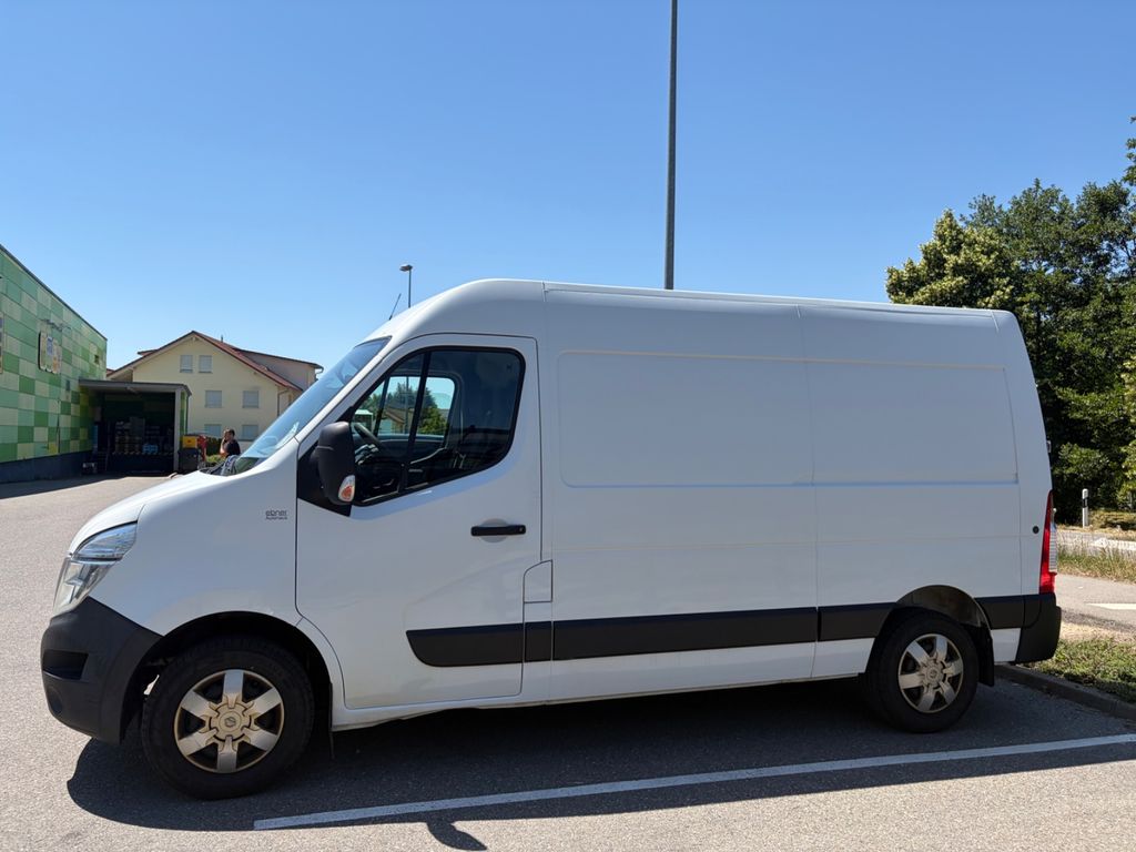 Nissan NV400