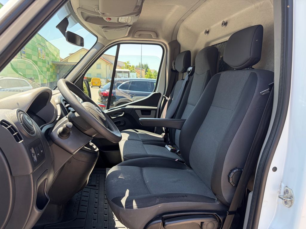Nissan NV400