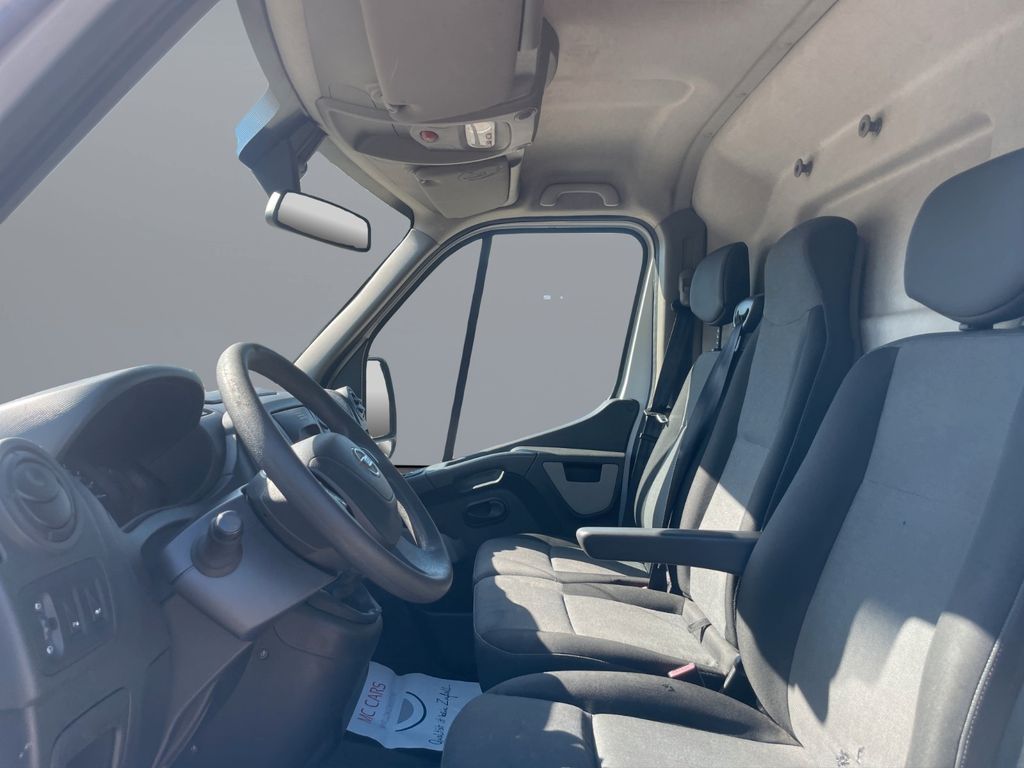 Nissan NV400