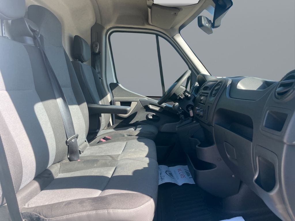 Nissan NV400