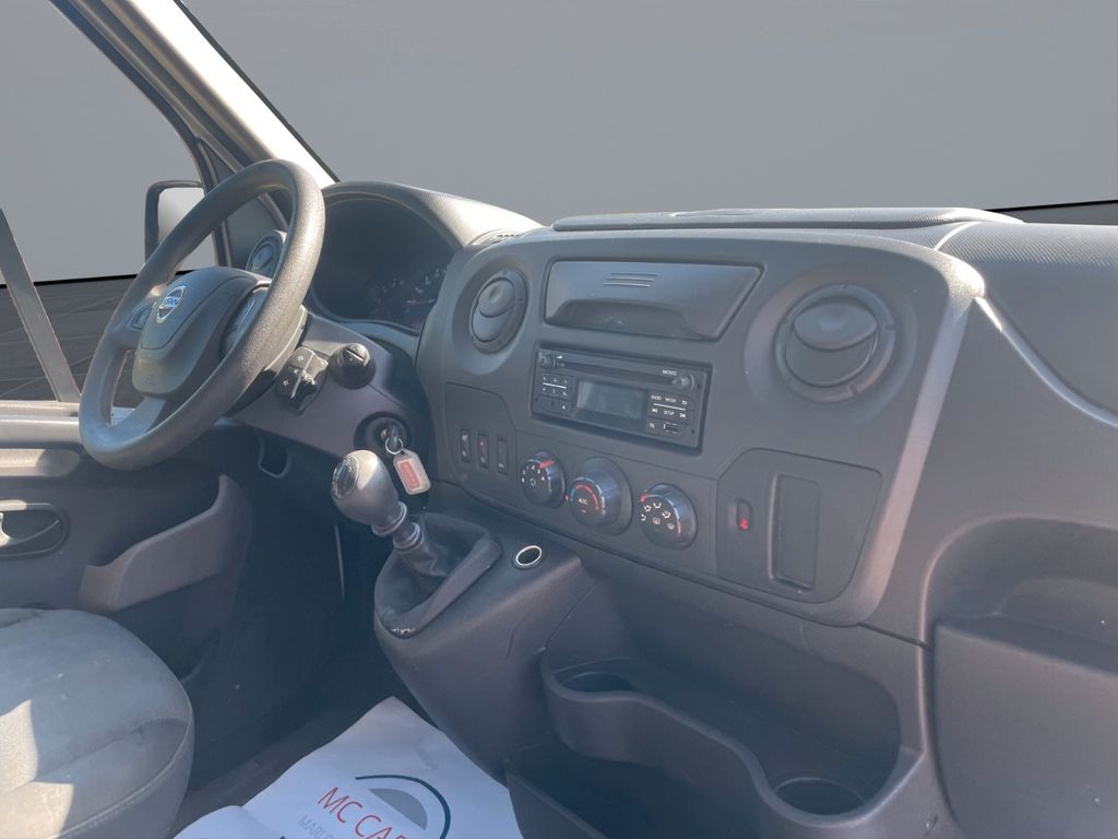 Nissan NV400