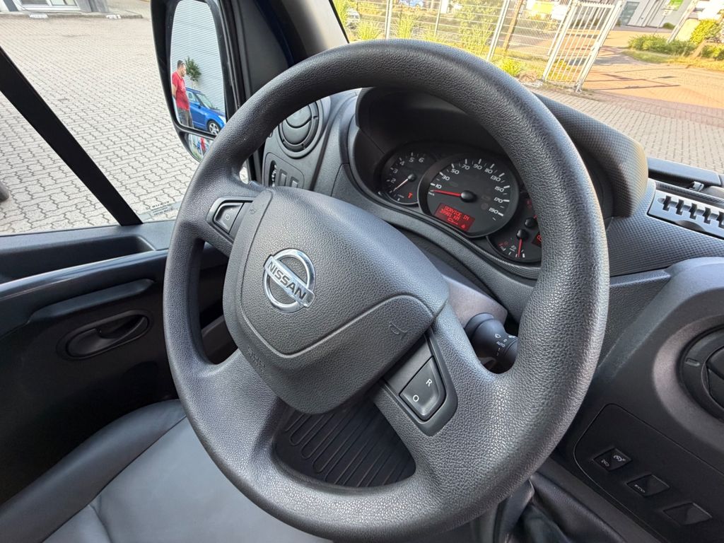 Nissan NV400